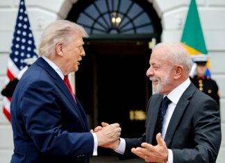 Lula deixa a Casa Branca após reunião com Trump Lula deixa a Casa Branca após reunião com Trump