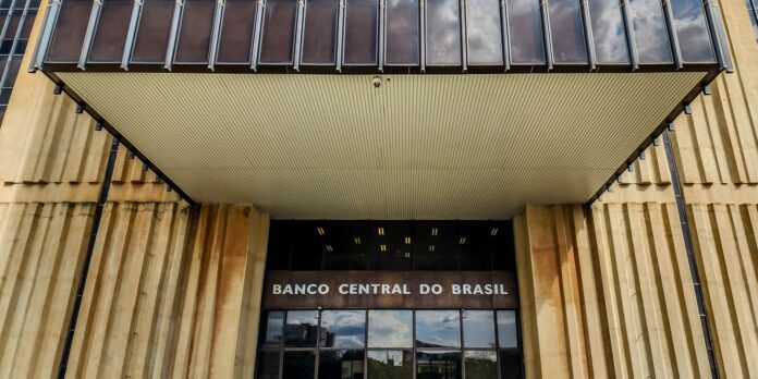 Mercado financeiro espera queda de juros mais lenta em 2026