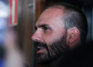 PGR pede condenação de Eduardo Bolsonaro pelo crime de coação PGR pede condenação de Eduardo Bolsonaro pelo crime de coação
