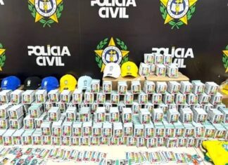 Polícia Apreende Mais De 200 Mil Figurinhas Falsas Da Copa Do Mundo De 2026 Polícia Apreende Mais De 200 Mil Figurinhas Falsas Da Copa Do Mundo De 2026