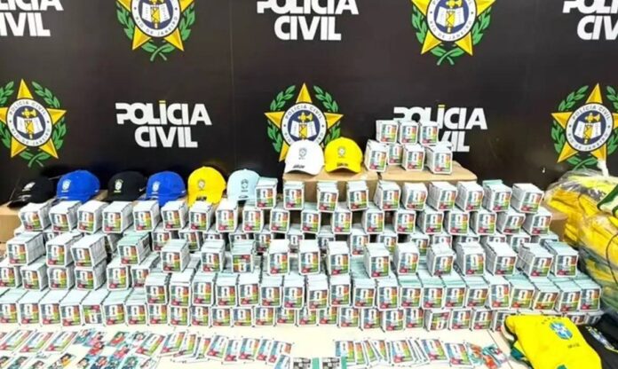 Polícia Apreende Mais De 200 Mil Figurinhas Falsas Da Copa Do Mundo De 2026
