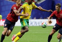 África do Sul sofre gol aos 6 min, reage e empata com República Tcheca África do Sul sofre gol aos 6 min, reage e empata com República Tcheca