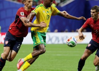 África do Sul sofre gol aos 6 min, reage e empata com República Tcheca África do Sul sofre gol aos 6 min, reage e empata com República Tcheca