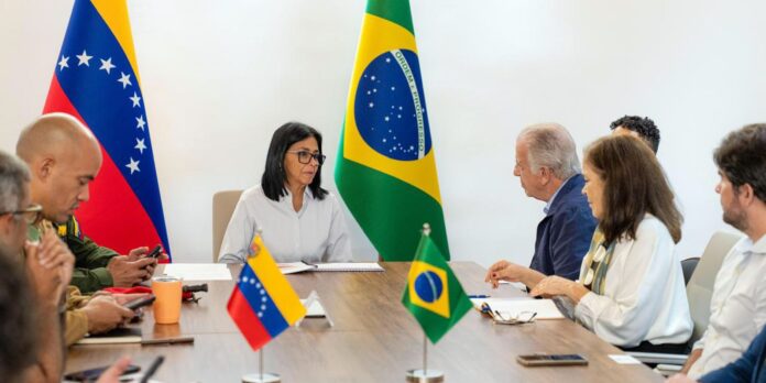 "Ajuda brasileira não será episódica", diz Múcio em visita à "Ajuda brasileira não será episódica", diz Múcio em visita à Venezuela