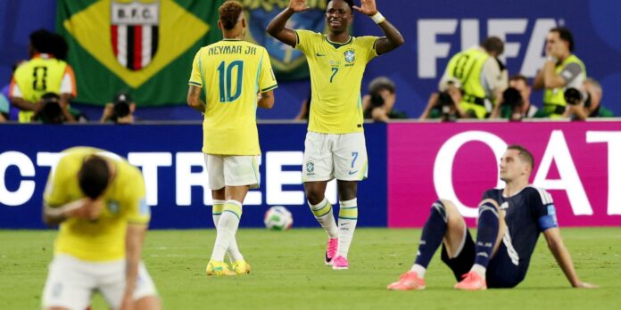 Ancelotti celebra atuação sólida, mas pede calma para mata-mata Ancelotti celebra atuação sólida, mas pede calma para mata-mata