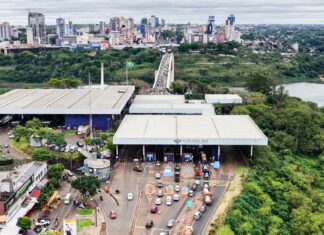 Brasil assina acordo que prevê perseguição policial além de fronteiras Brasil assina acordo que prevê perseguição policial além de fronteiras