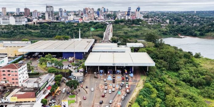 Brasil assina acordo que prevê perseguição policial além de fronteiras
