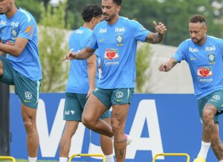 Brasil faz penúltimo treino e viaja para o Texas onde enfrenta Japão Brasil faz penúltimo treino e viaja para o Texas onde enfrenta Japão