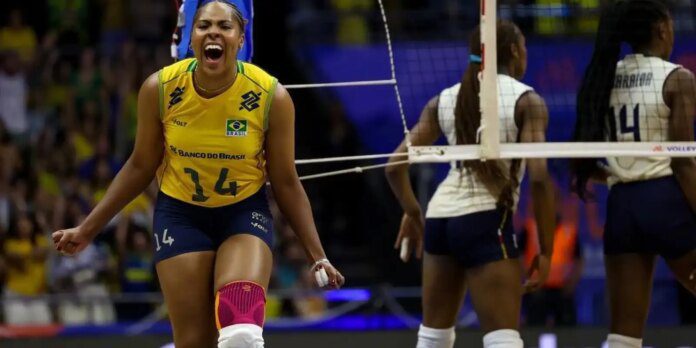 Brasil sofre, mas bate Itália por 3 sets a 2 Brasil sofre, mas bate Itália por 3 sets a 2 na Liga das Nações
