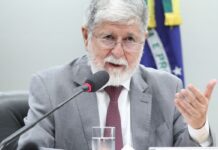Celso Amorim: IA sob controle de poucas empresas piora desigualdades Celso Amorim: IA sob controle de poucas empresas piora desigualdades