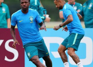 Com Neymar de volta, Brasil encara Escócia, velha conhecida em Copas Com Neymar de volta, Brasil encara Escócia, velha conhecida em Copas
