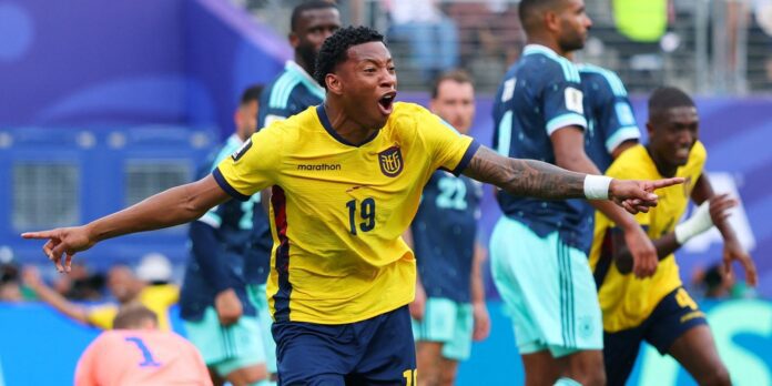 Equador vence Alemanha de virada e carimba vaga no mata-mata Equador vence Alemanha de virada e carimba vaga no mata-mata da Copa