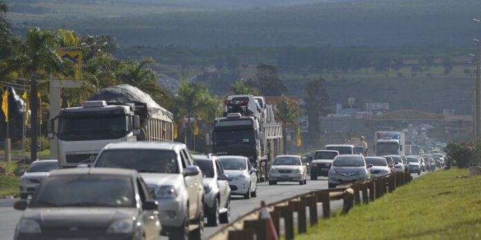 Feriado de Corpus Christi movimenta estradas e aeroportos do país