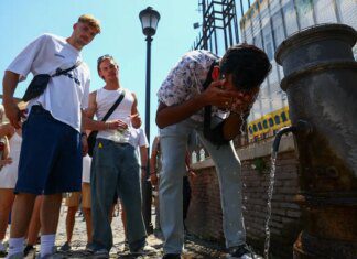 França: 40 pessoas morrem afogadas em meio a onda de calor França: 40 pessoas morrem afogadas em meio a onda de calor