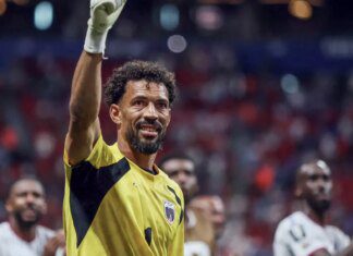 Goleiro Vozinha brilha contra a Espanha e vira destaque na Copa Goleiro Vozinha brilha contra a Espanha e vira destaque na Copa
