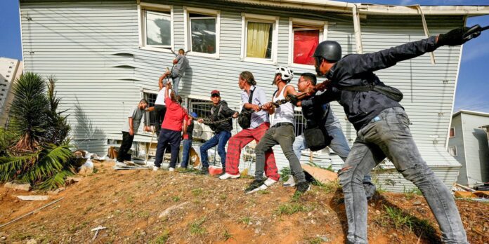 Mortos por terremotos na Venezuela chegam a 589 com 2,9 Mortos por terremotos na Venezuela chegam a 589 com 2,9 mil feridos