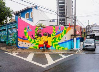 Mural em SP celebra futebol feminino um ano antes da Copa no Brasil Mural em SP celebra futebol feminino um ano antes da Copa no Brasil