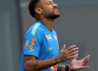 Neymar treina sem restrições com o grupo pelo segundo dia seguido Neymar treina sem restrições com o grupo pelo segundo dia seguido