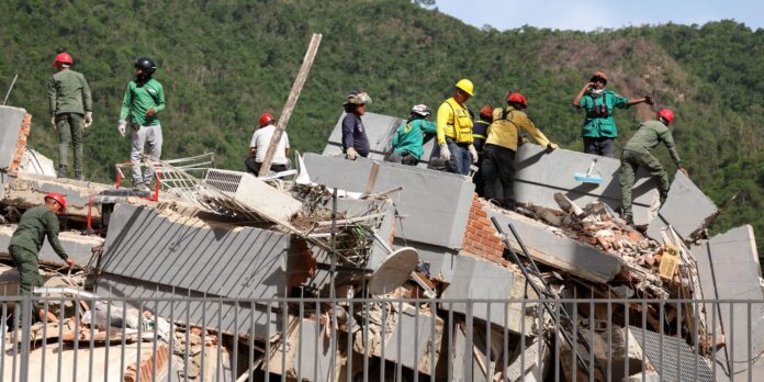 Número de mortos por terremoto na Venezuela sobe para 1.450 Número de mortos por terremoto na Venezuela sobe para 1.450