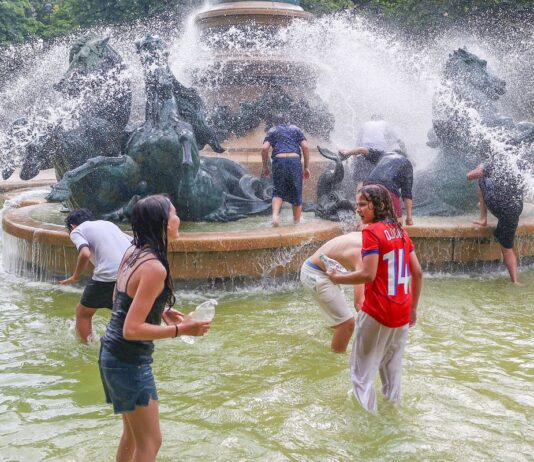 Onda de calor na Europa bate recordes e expõe crise climática Onda de calor na Europa bate recordes e expõe crise climática