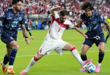 Paraguai vence por 1 a 0 e elimina Turquia no grupo D da Copa Paraguai vence por 1 a 0 e elimina Turquia no grupo D da Copa