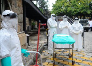 Três morrem no Quênia em protestos contra centro dos EUA para ebola Três morrem no Quênia em protestos contra centro dos EUA para ebola