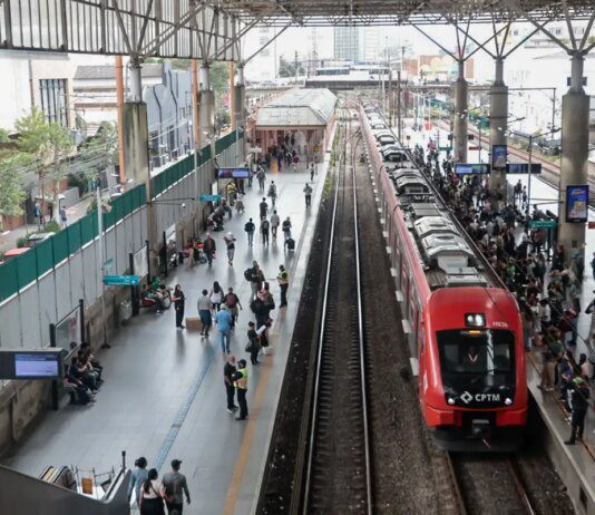 Após falhas, CPTM reassume operação de linhas privatizadas em SP Após falhas, CPTM reassume operação de linhas privatizadas em SP