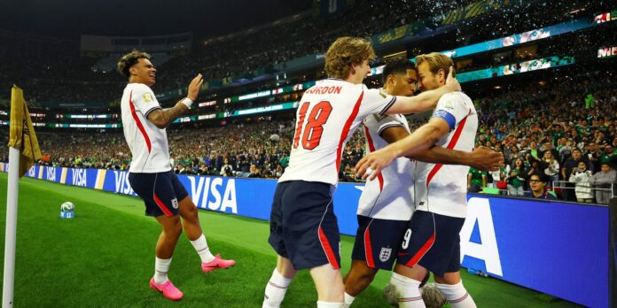 Com um a menos, Inglaterra derruba México no Azteca e Com um a menos, Inglaterra derruba México no Azteca e segue na Copa