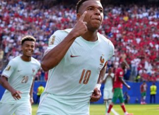 França é a primeira semifinalista da Copa após 2 a 0 sobre Marrocos França é a primeira semifinalista da Copa após 2 a 0 sobre Marrocos