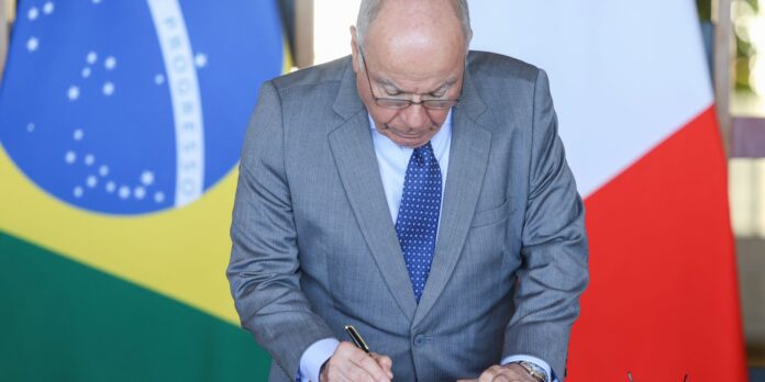 Itamaraty alerta para risco de EUA usar força militar no Itamaraty alerta para risco de EUA usar força militar no Brasil