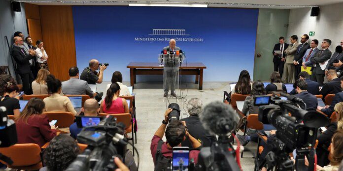 Mauro Vieira diz que tarifas impostas pelos EUA não se Mauro Vieira diz que tarifas impostas pelos EUA não se justificam