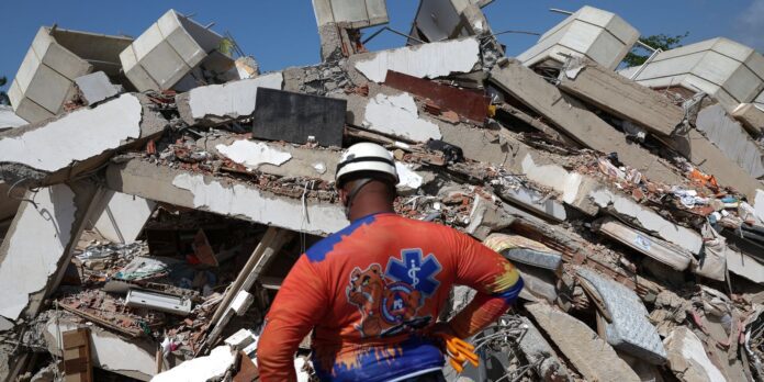 Número de mortos em terremotos na Venezuela passa de 4,8 Número de mortos em terremotos na Venezuela passa de 4,8 mil
