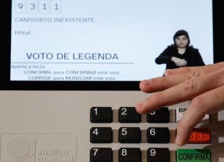 Acessibilidade: urna eletrônica passa por mudanças para eleições 2026 Acessibilidade: urna eletrônica passa por mudanças para eleições 2026