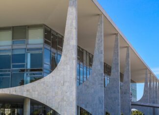 Brasil reage a decisão dos EUA de revogar visto de embaixadora Brasil reage a decisão dos EUA de revogar visto de embaixadora