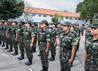Exército comemora Dia do Soldado com autoridades dos Três Poderes Exército comemora Dia do Soldado com autoridades dos Três Poderes