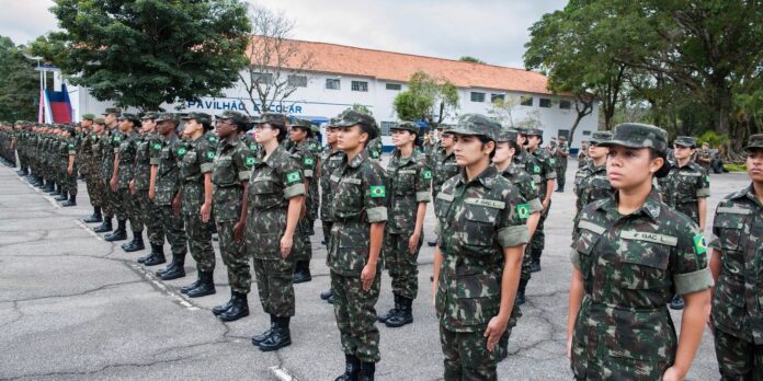 Exército comemora Dia do Soldado com autoridades dos Três Poderes