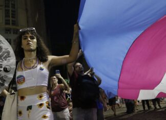 Justiça obriga governo do AM a garantir processo transexualizador Justiça obriga governo do AM a garantir processo transexualizador