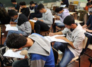 Prouni: estudantes devem comprovar informações de inscrição até sexta Prouni: estudantes devem comprovar informações de inscrição até sexta