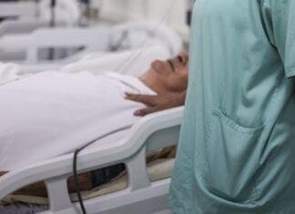 Uso de medicamento reduz em 85% internações por fibrose cística no SUS Uso de medicamento reduz em 85% internações por fibrose cística no SUS
