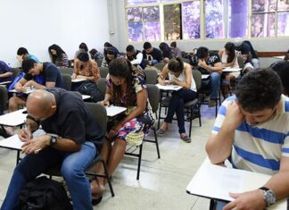 Provas do Encceja são realizadas neste domingo em todo o país