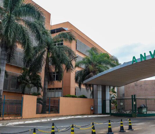 Anvisa alerta risco de deficiência de B6 com uso de carbidopa/levodopa