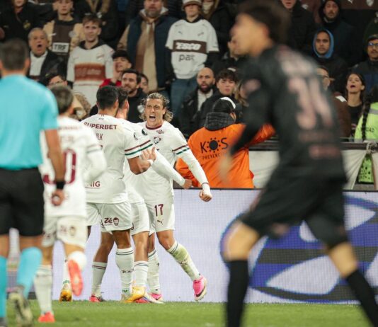 Fluminense leva susto, mas é 1º classificado à semi da Libertadores Fluminense leva susto, mas é 1º classificado à semi da Libertadores