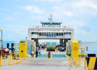 Feriado Aumenta Movimento E Fila Do Ferry-Boat Passa De 3 Horas Em Salvador