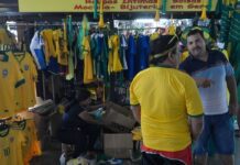 Vendas no comércio caem 0,8% em julho, com “ressaca” da Copa do Mundo