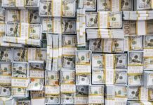 Dólar fecha acima de R$ 5,22 em dia de mal-estar global